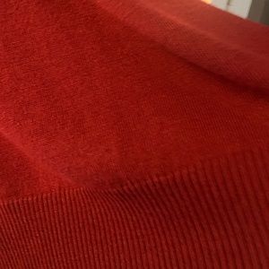 Apt 9. Sweater size 2XL. Maroon color with a v neck